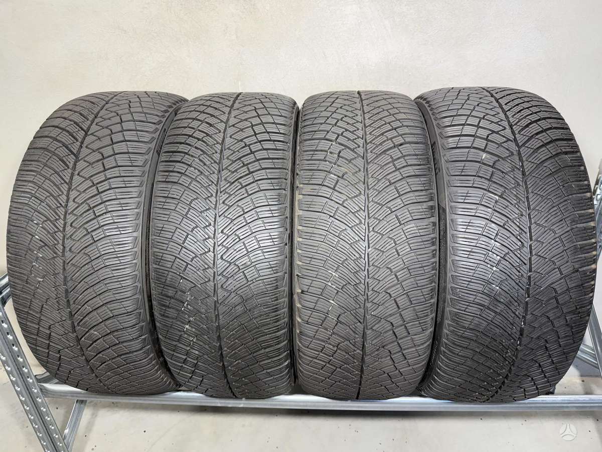 Pirelli PZero winter2/98-99%/2024m, winter 245/35 R21