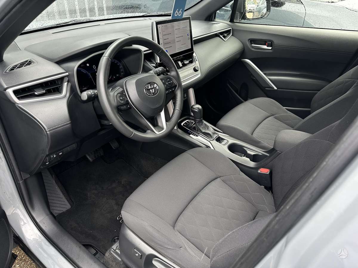Toyota Corolla Cross - 9