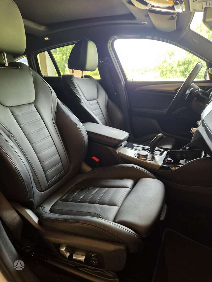 BMW X4, 2.0 l., off-road / crossover