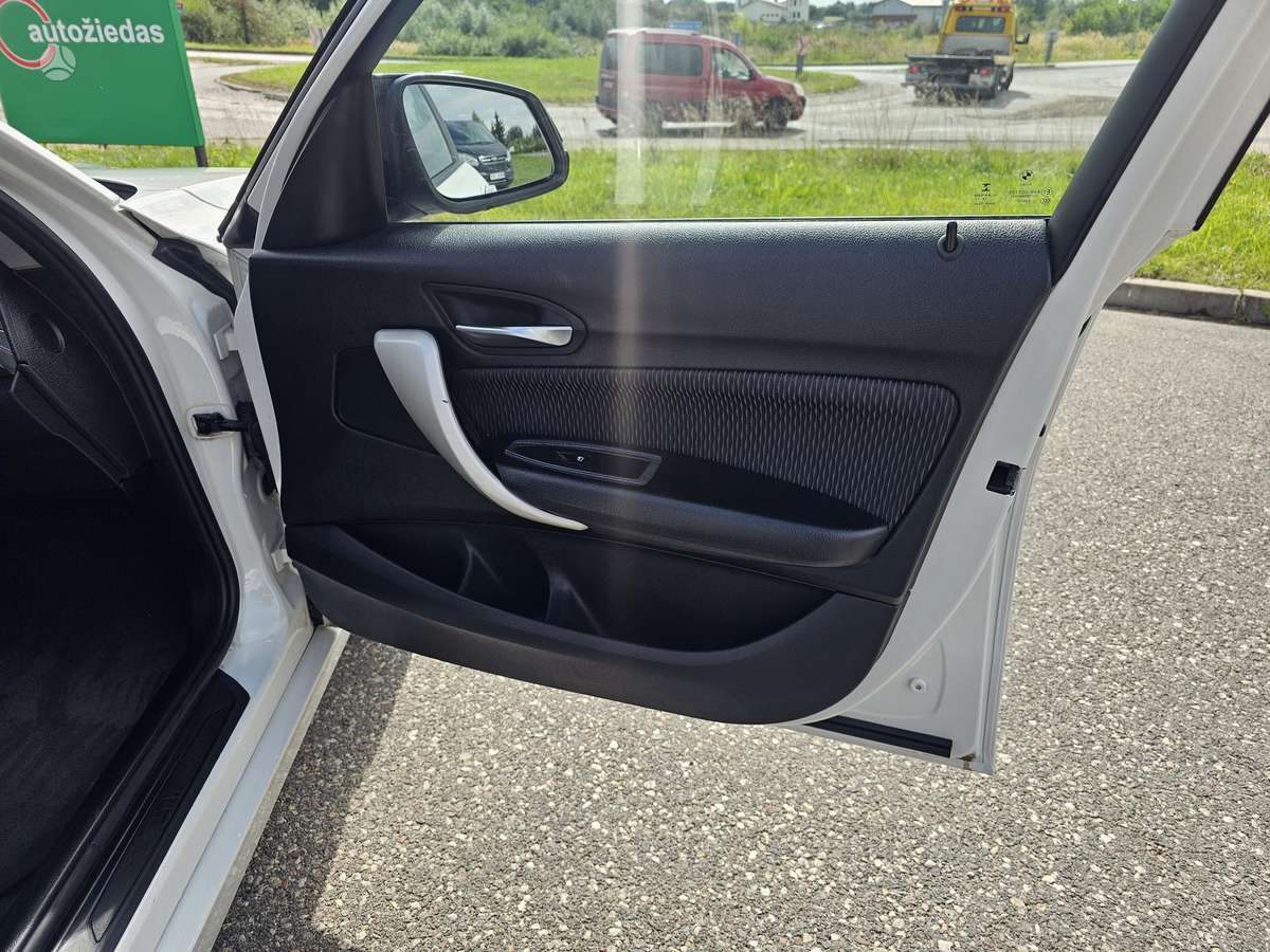 BMW 116, 1.5 l., hatchback