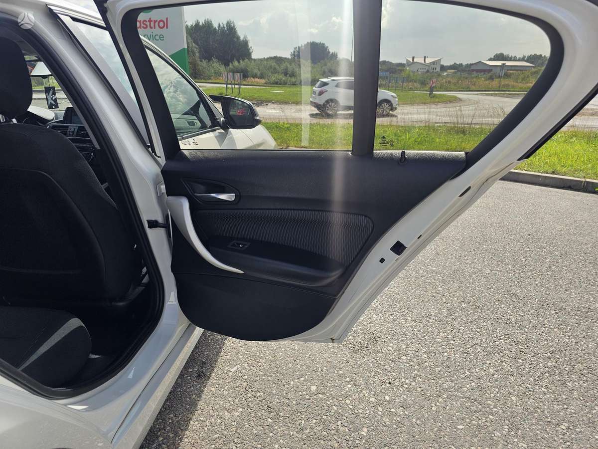 BMW 116, 1.5 l., hatchback