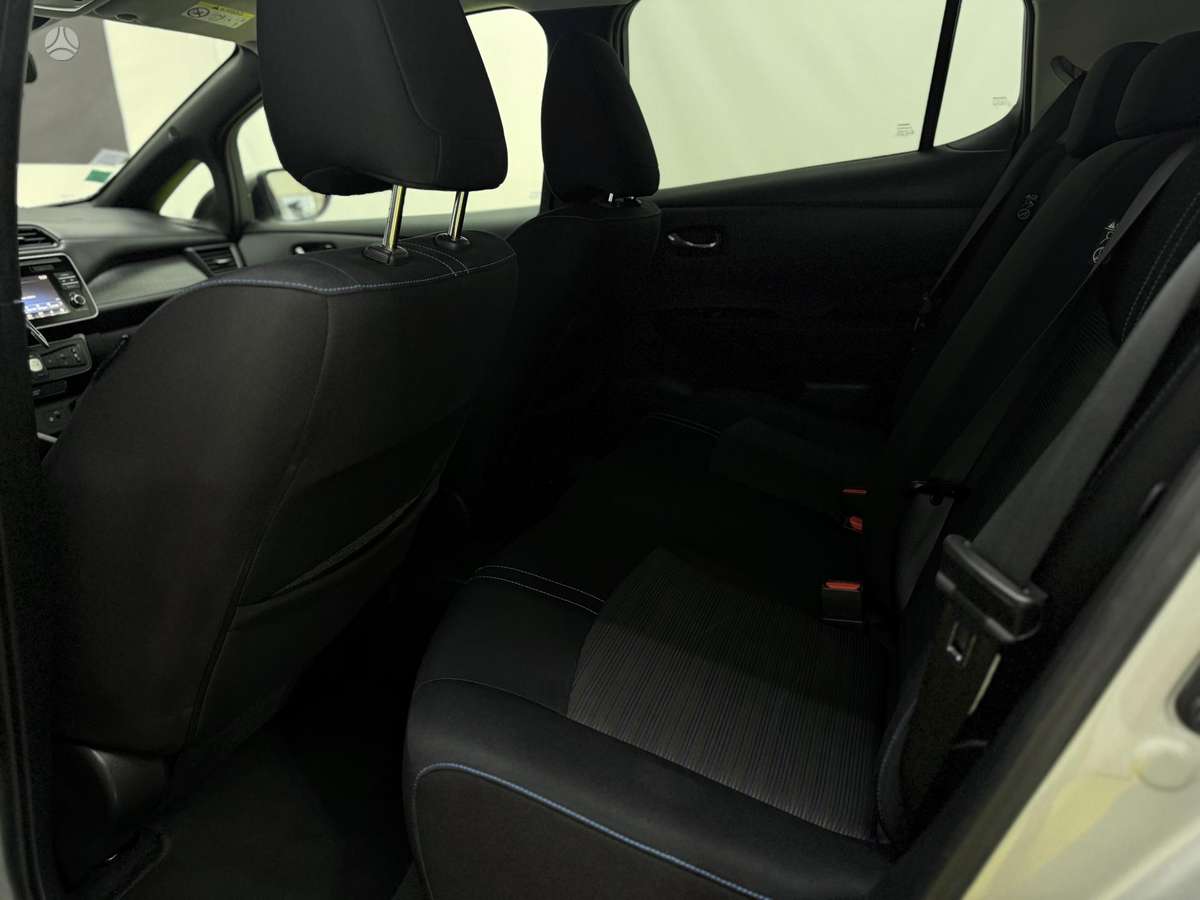 Nissan Leaf, 40 kWh, hatchback