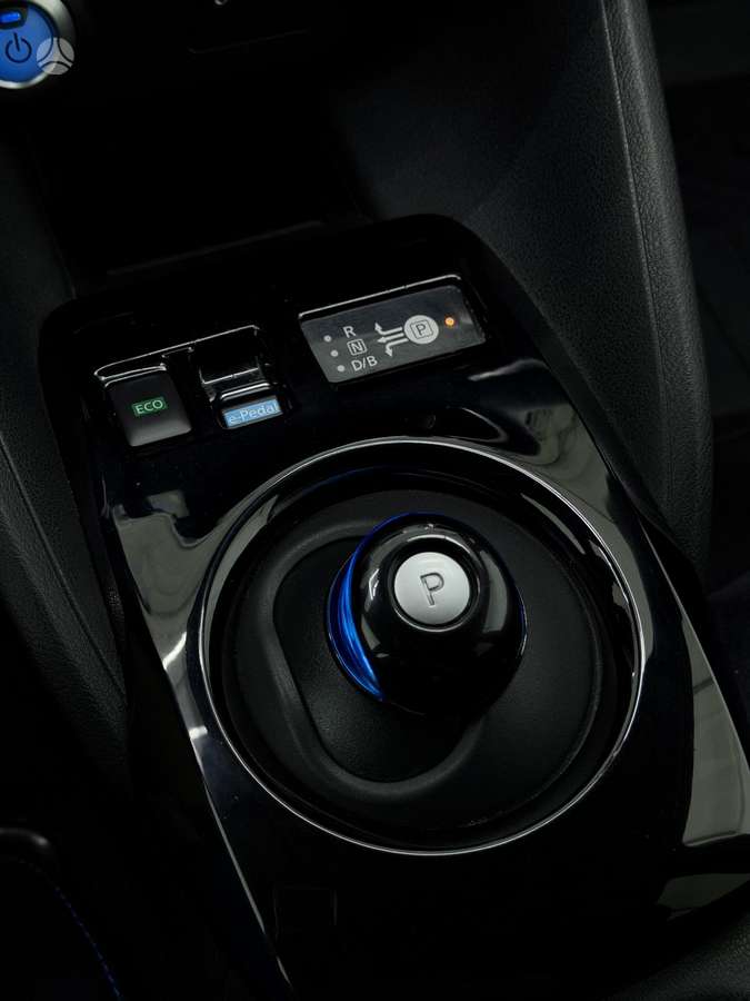 Nissan Leaf, 40 кВт·ч, Хэтчбек