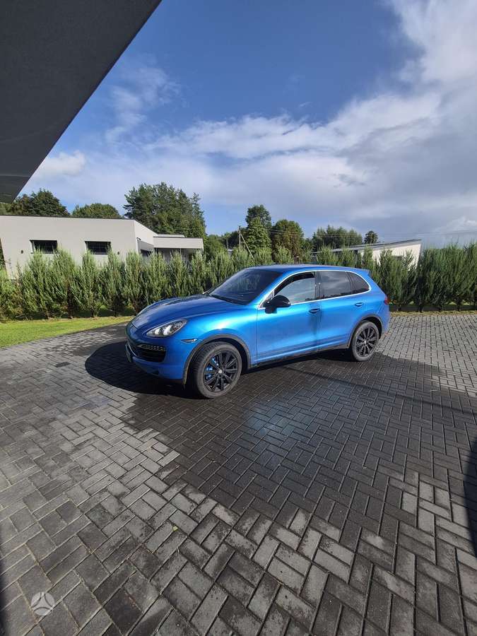 Porsche Cayenne - 4