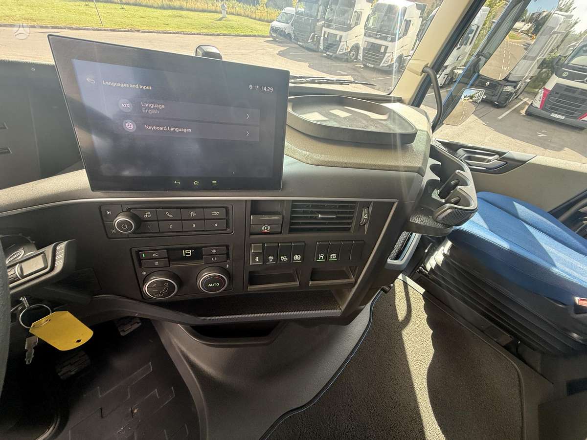 Volvo FH500TC Globetrotter, double sleeper
