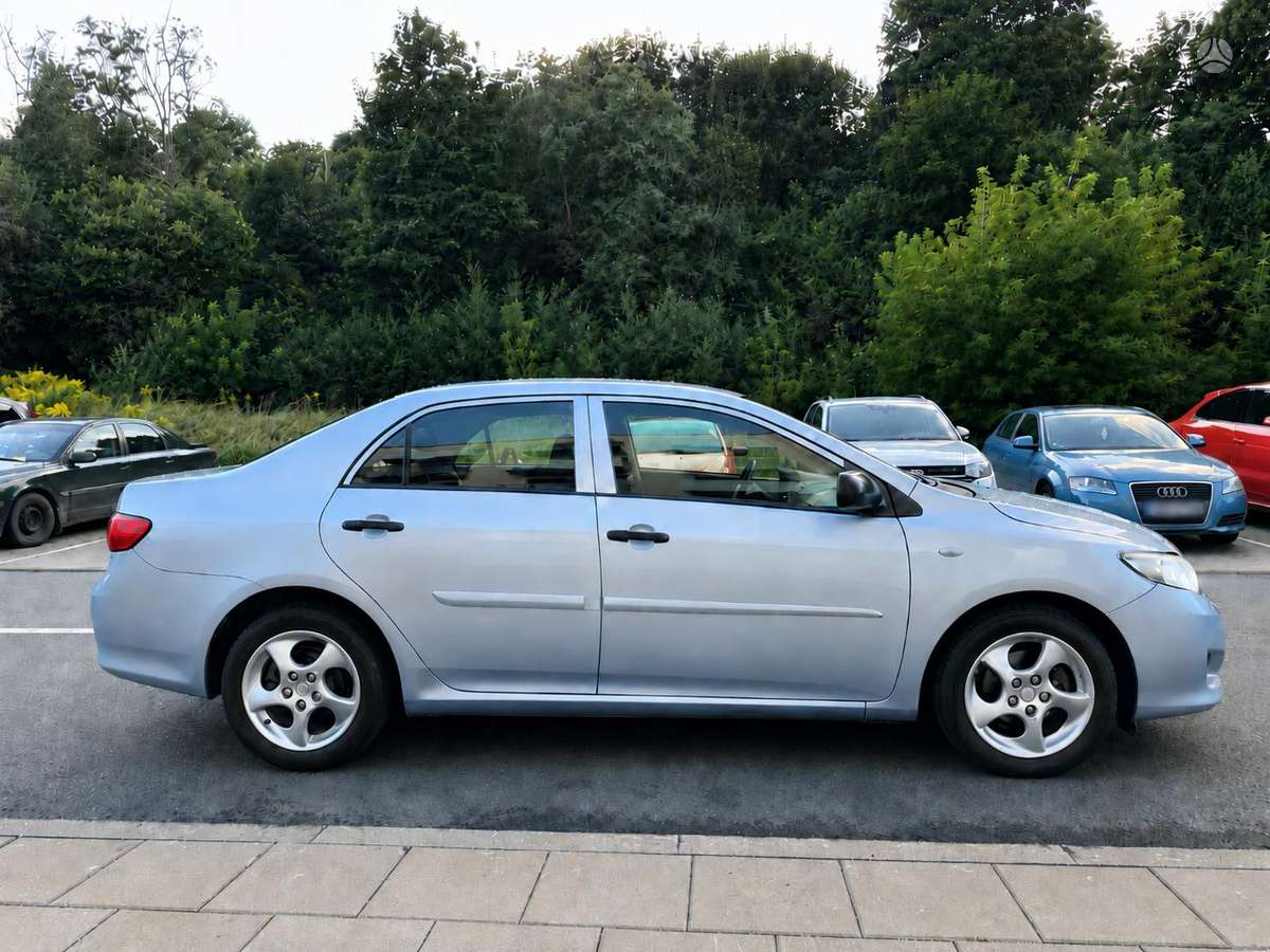 Toyota Corolla - 4