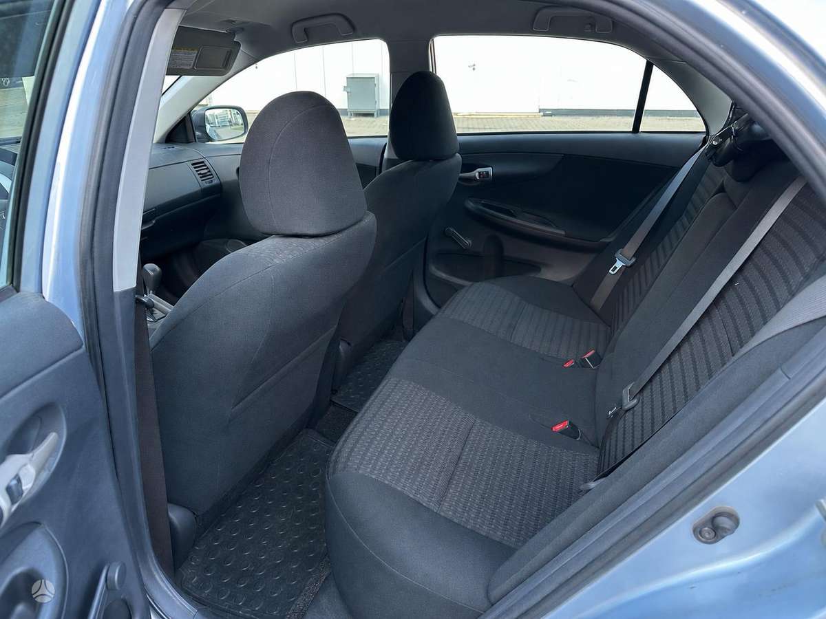 Toyota Corolla - 11