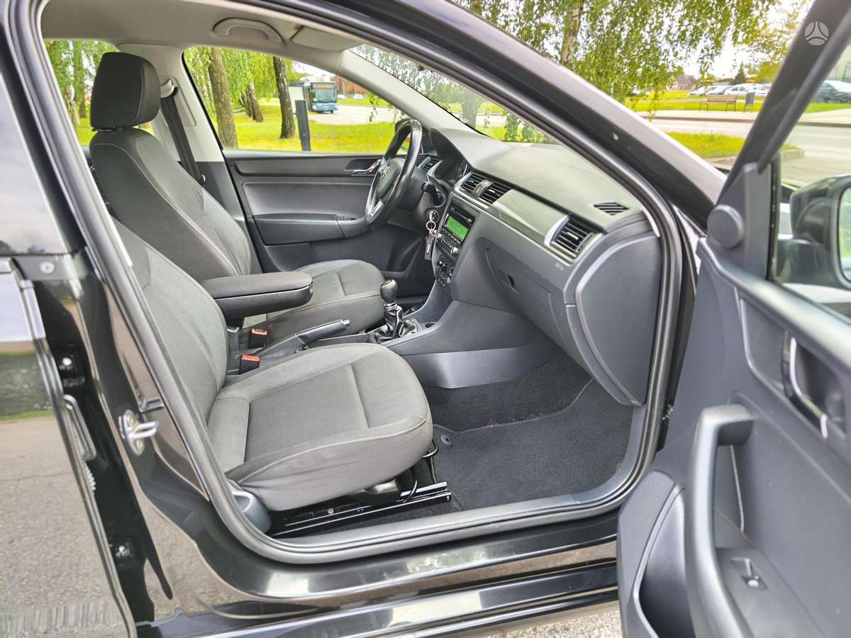 Skoda Rapid, 1.6 l., Хэтчбек