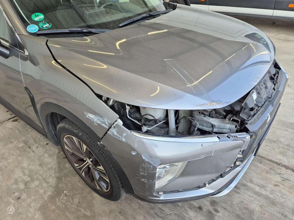 Mitsubishi Eclipse Cross, 1.5 l., off-road / crossover