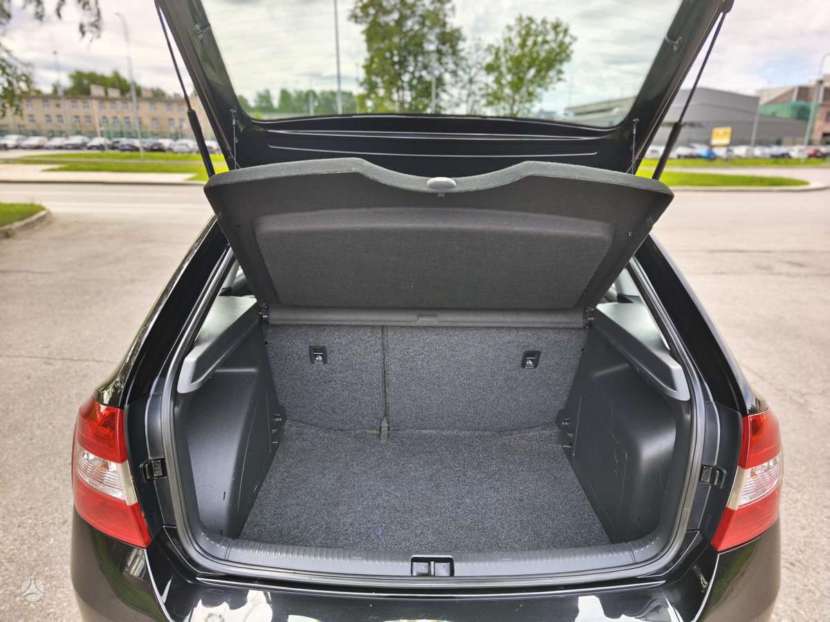 Skoda Rapid, 1.6 l., hatchback