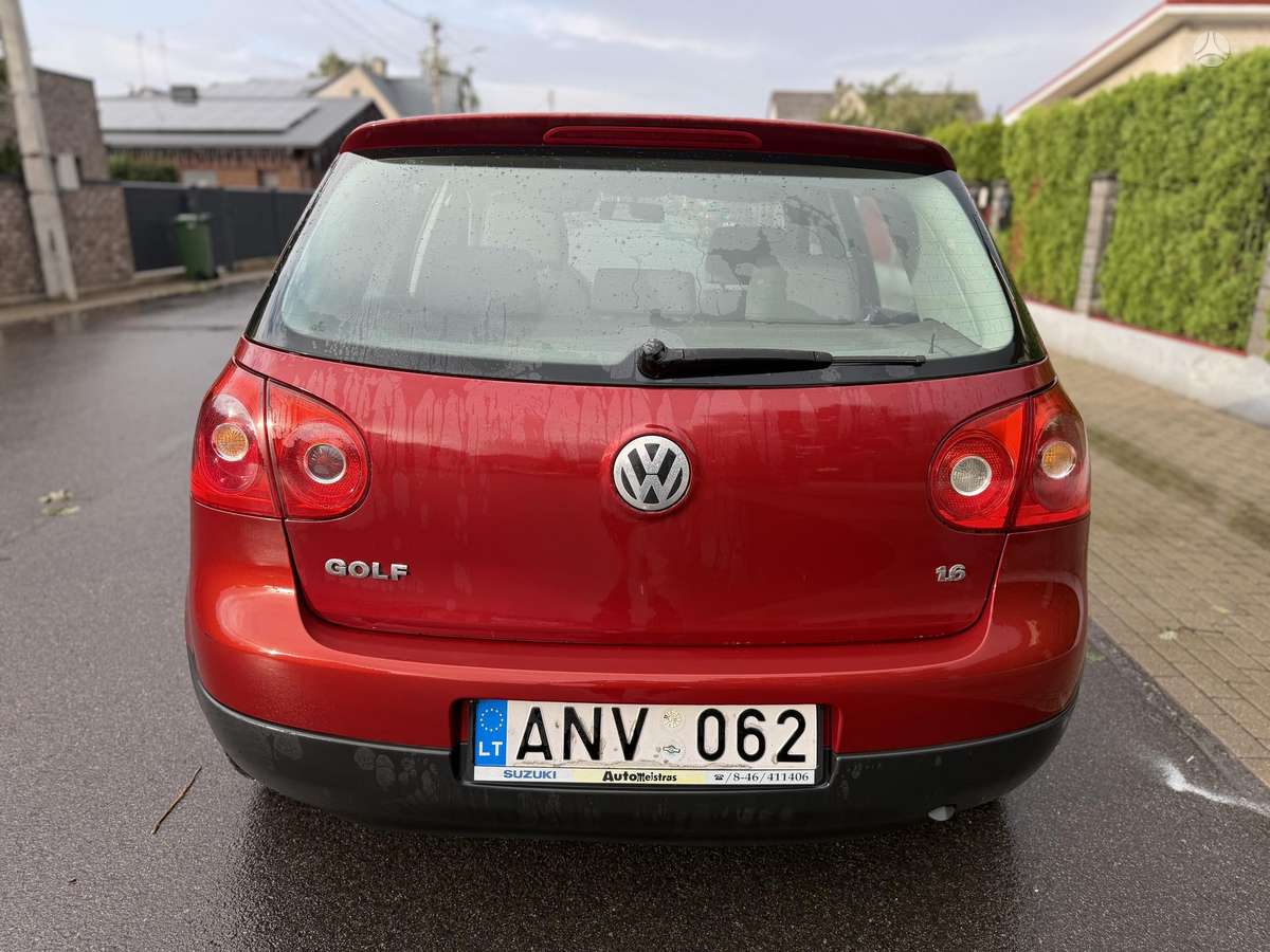 Volkswagen Golf - 6