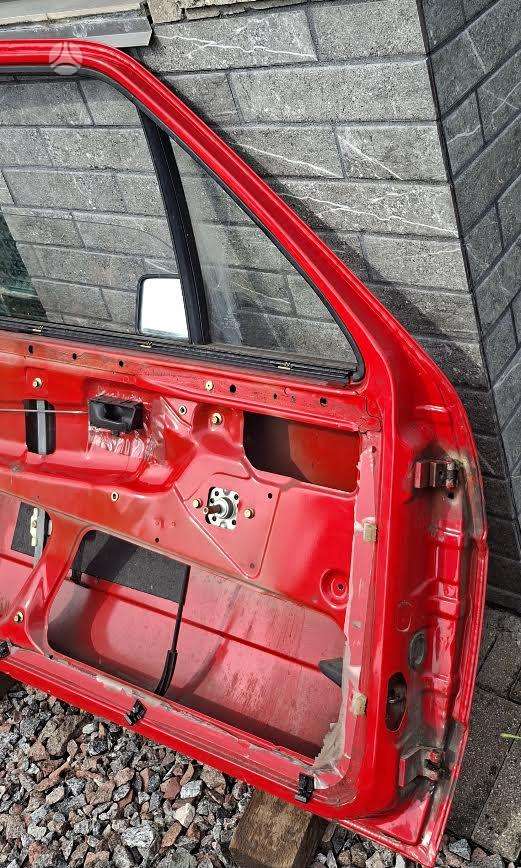 Volkswagen Golf durys