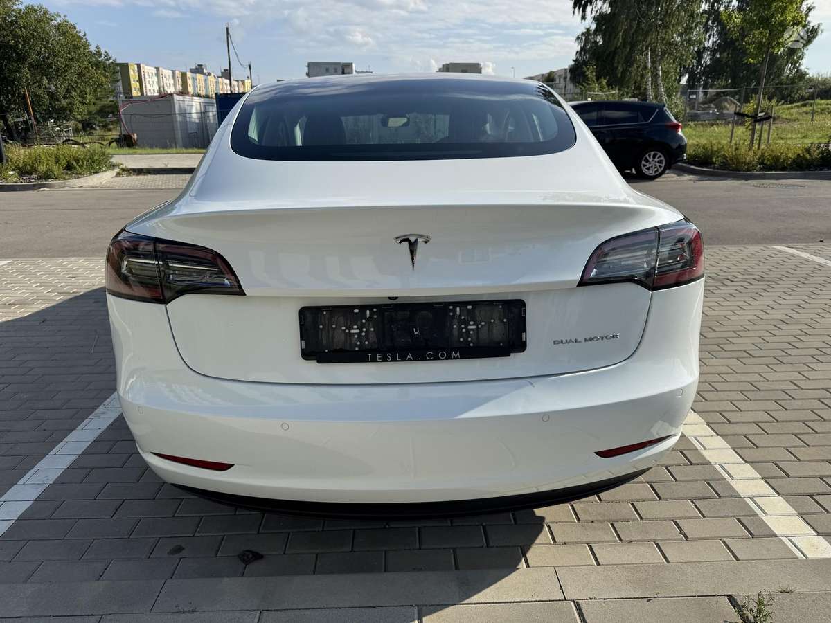 Tesla Model 3, 81 кВт·ч, Хэтчбек