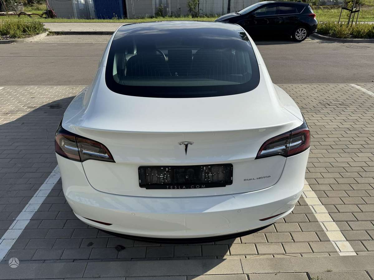 Tesla Model 3, 81 кВт·ч, Хэтчбек