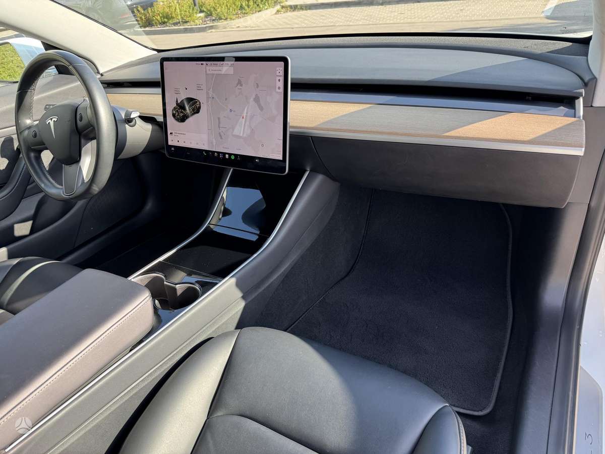 Tesla Model 3, 81 кВт·ч, Хэтчбек