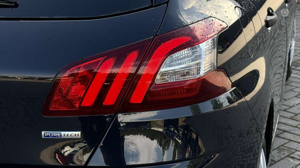 Peugeot 308, 1.2 l., hatchback