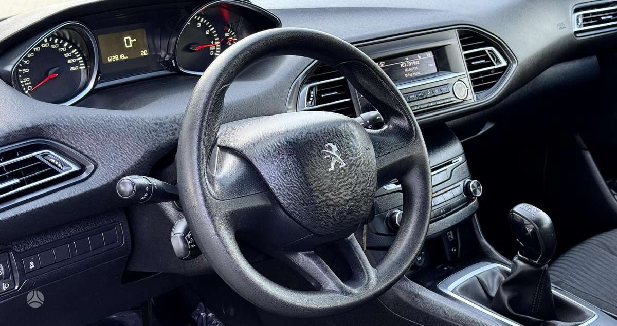 Peugeot 308, 1.2 l., hatchback