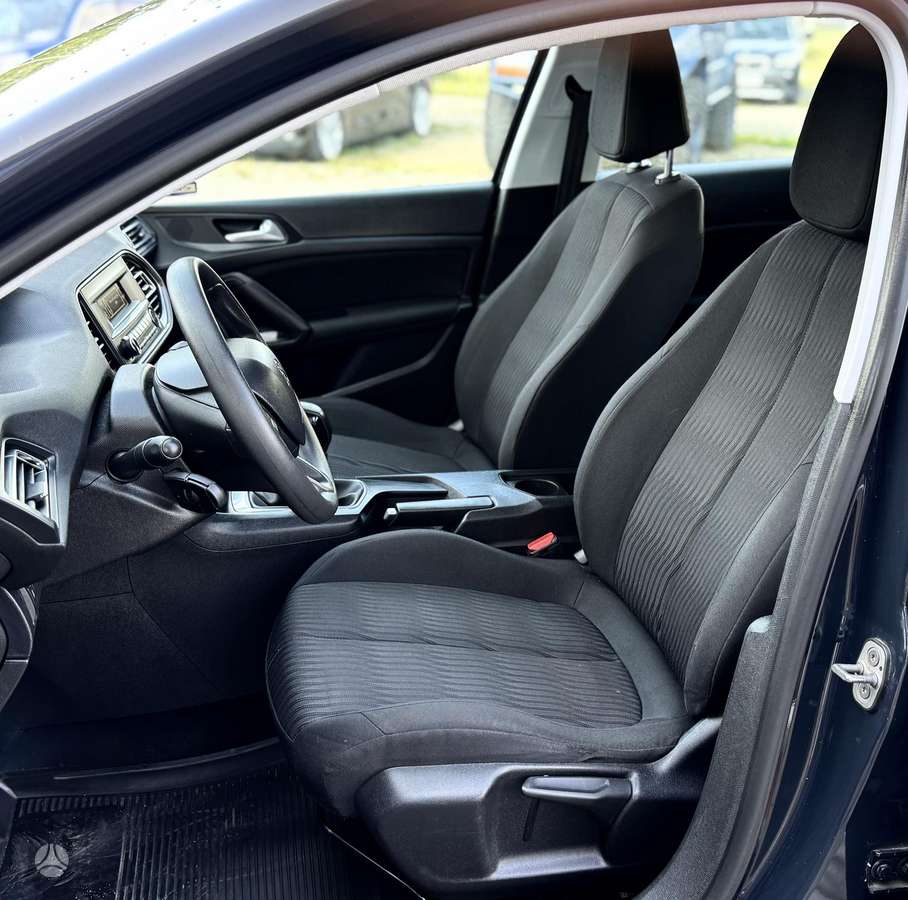 Peugeot 308, 1.2 l., hatchback