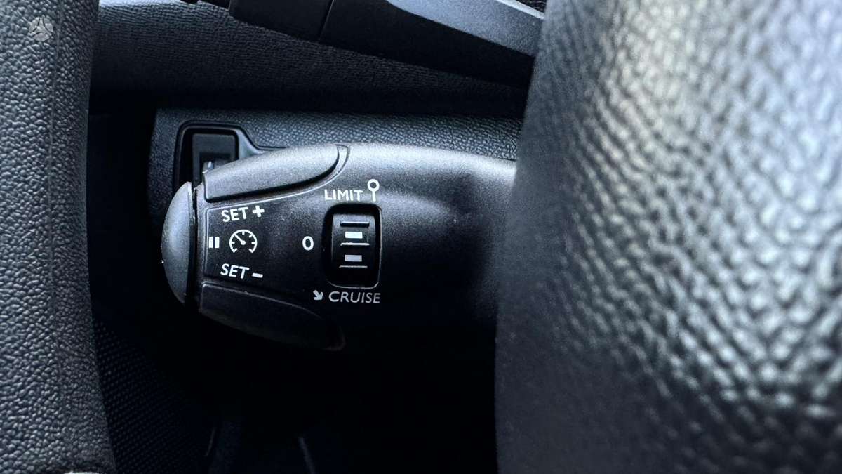 Peugeot 308, 1.2 l., hatchback