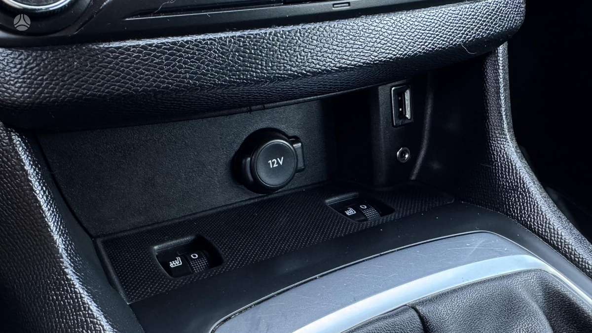 Peugeot 308, 1.2 l., hatchback