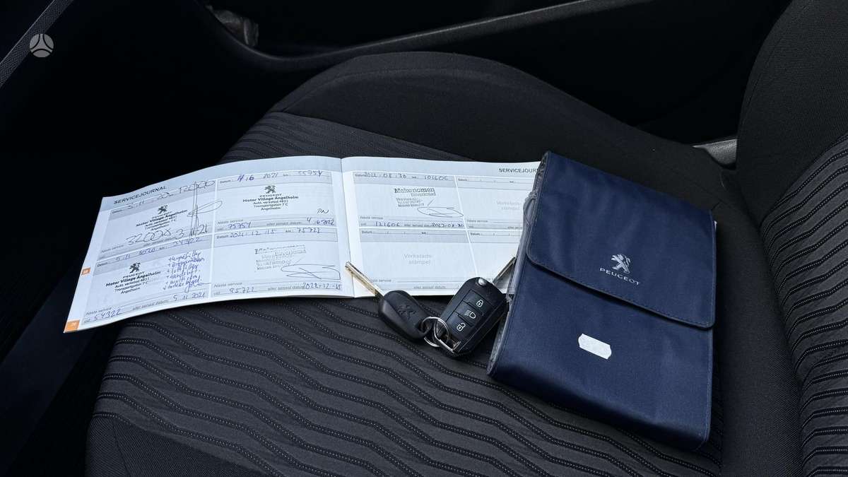 Peugeot 308, 1.2 l., hatchback