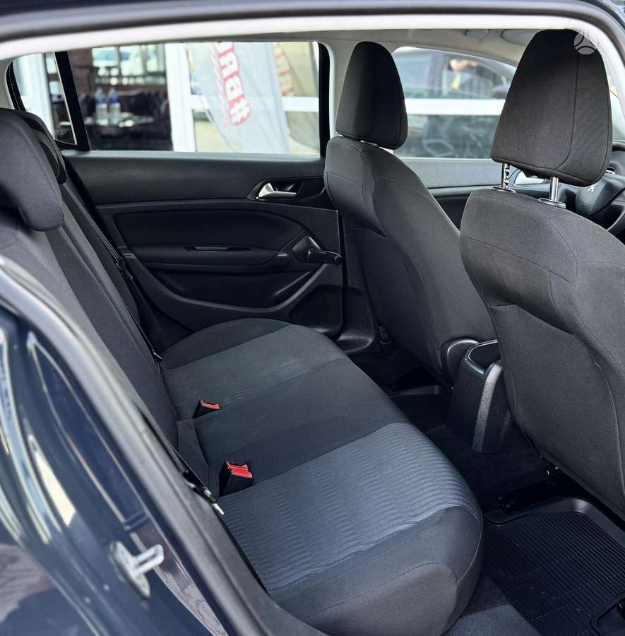 Peugeot 308, 1.2 l., hatchback