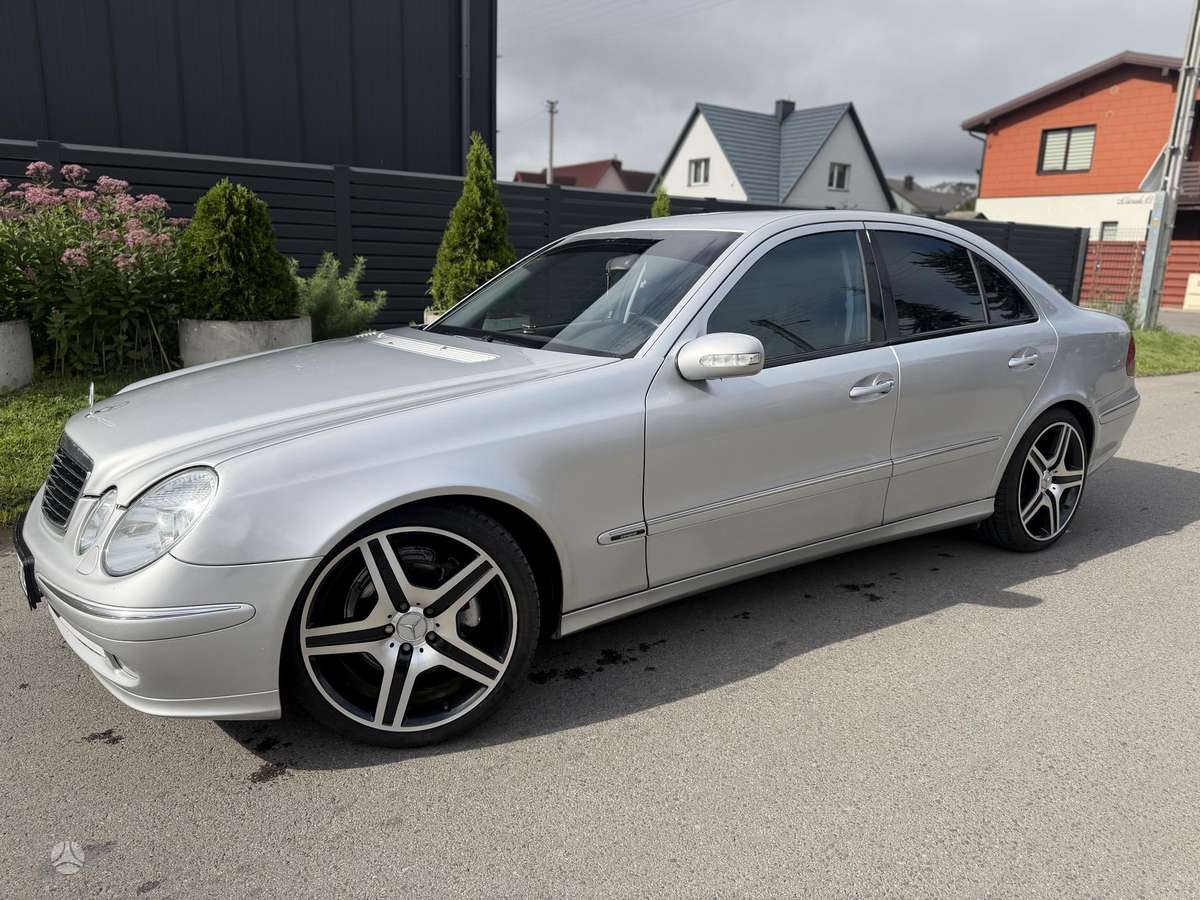 Mercedes-Benz E280, 3.2 l., Седан