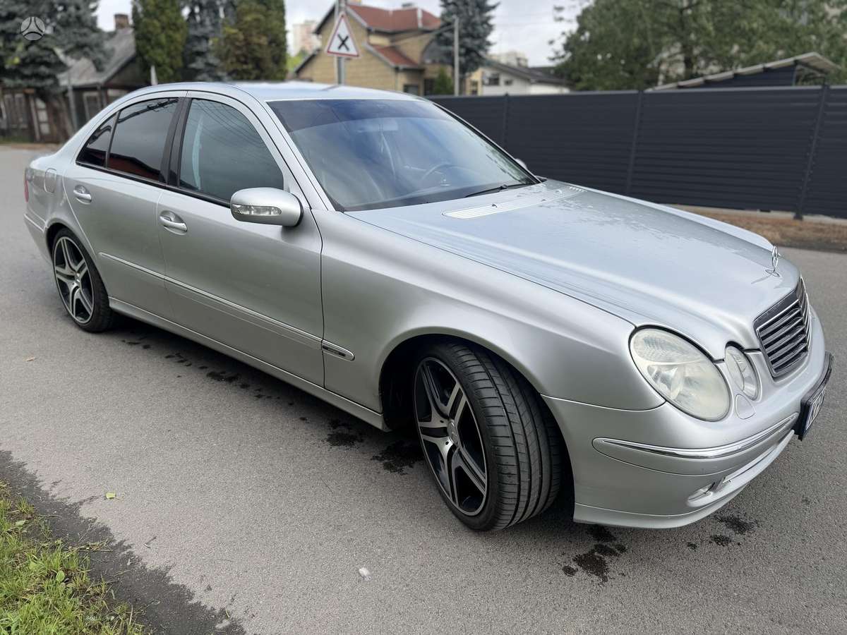Mercedes-Benz E280, 3.2 l., Седан