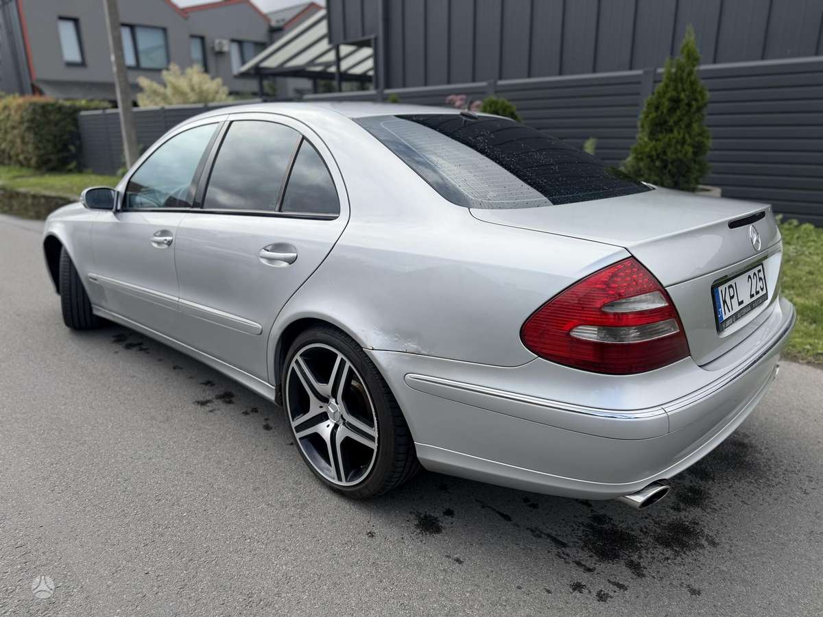 Mercedes-Benz E280, 3.2 l., Седан