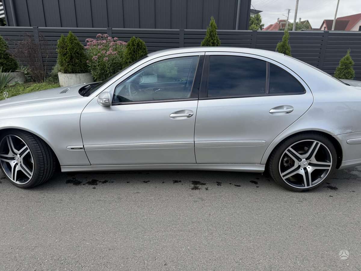 Mercedes-Benz E280, 3.2 l., Седан