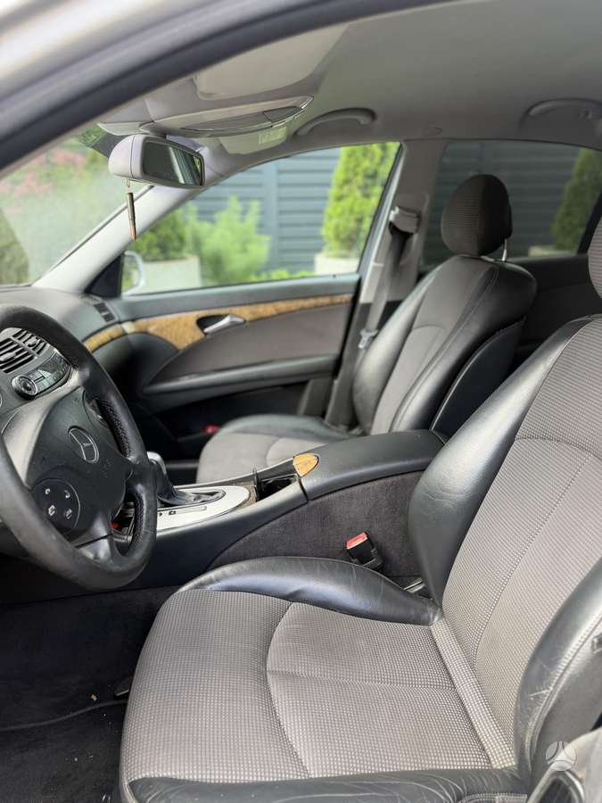 Mercedes-Benz E280, 3.2 l., Седан