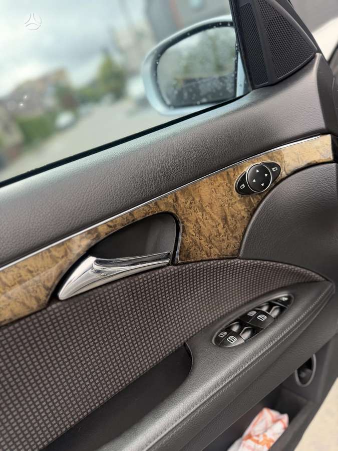 Mercedes-Benz E280, 3.2 l., Седан