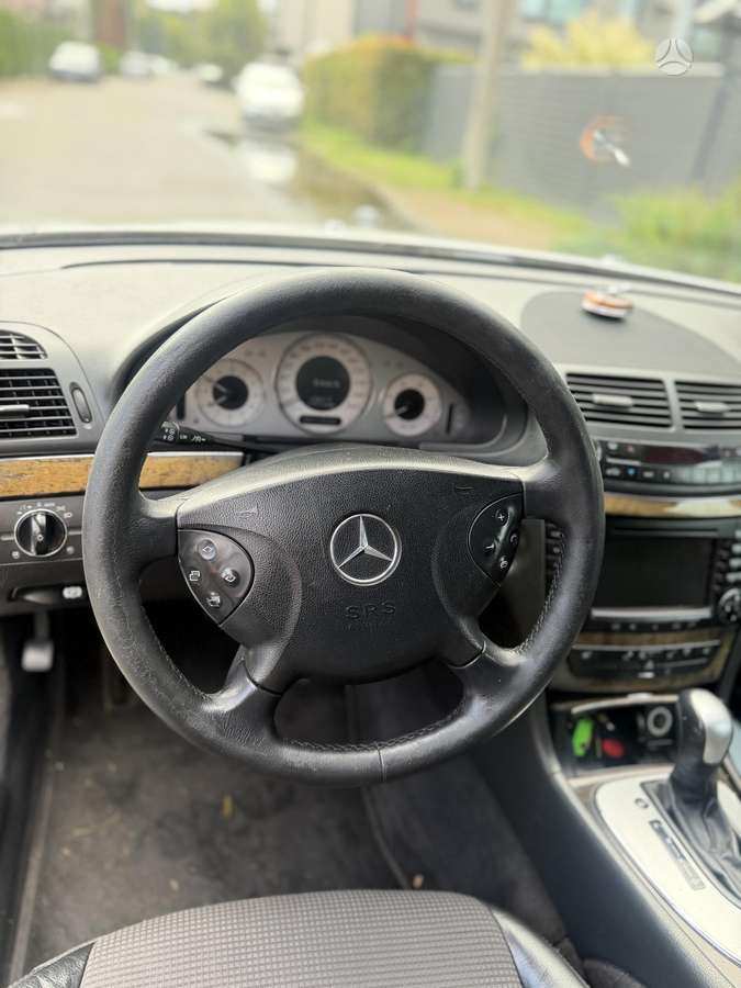 Mercedes-Benz E280, 3.2 l., Седан