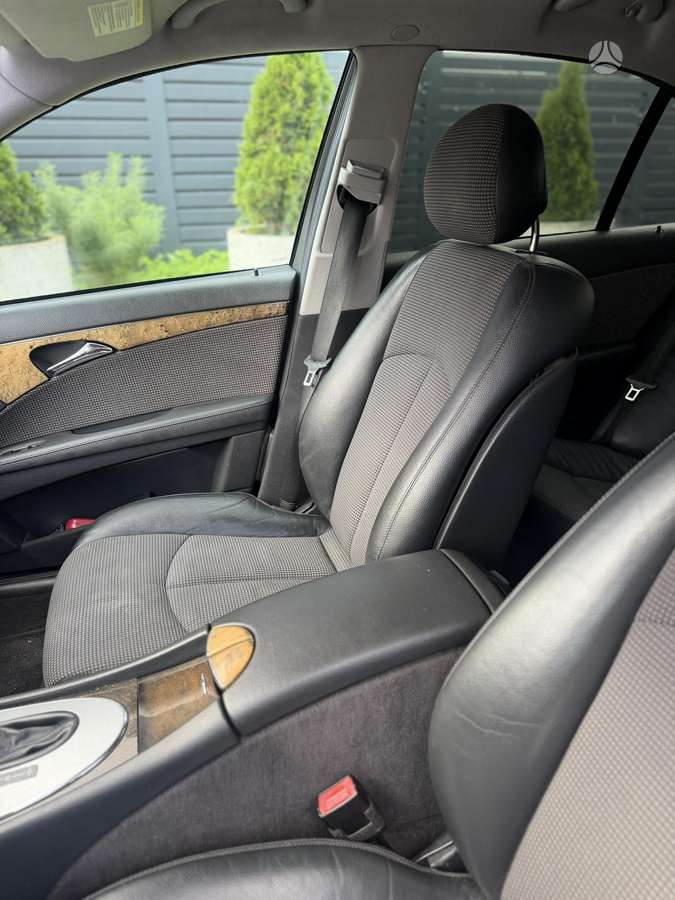Mercedes-Benz E280, 3.2 l., Седан
