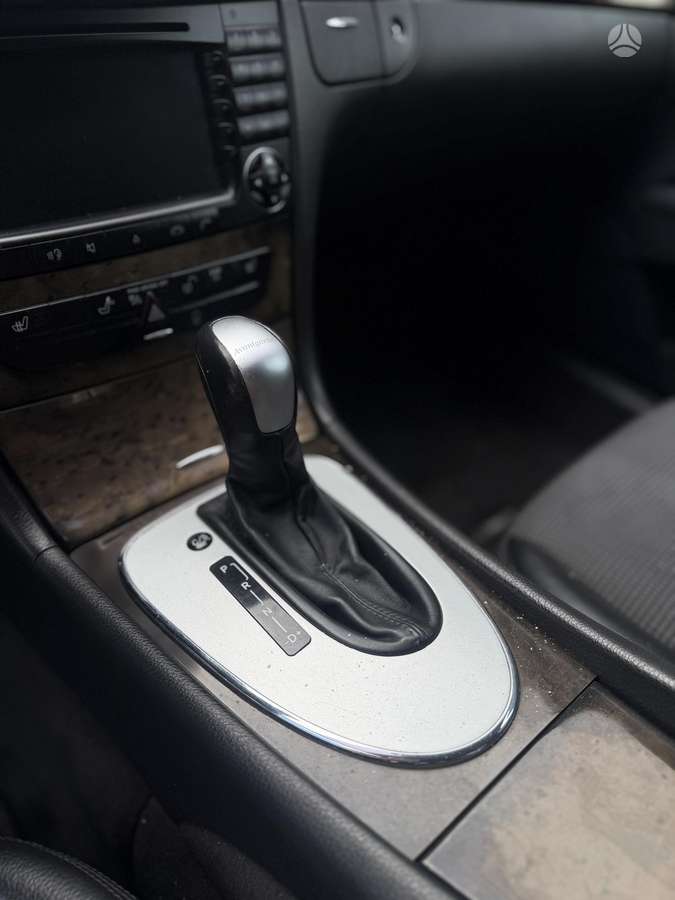 Mercedes-Benz E280, 3.2 l., Седан