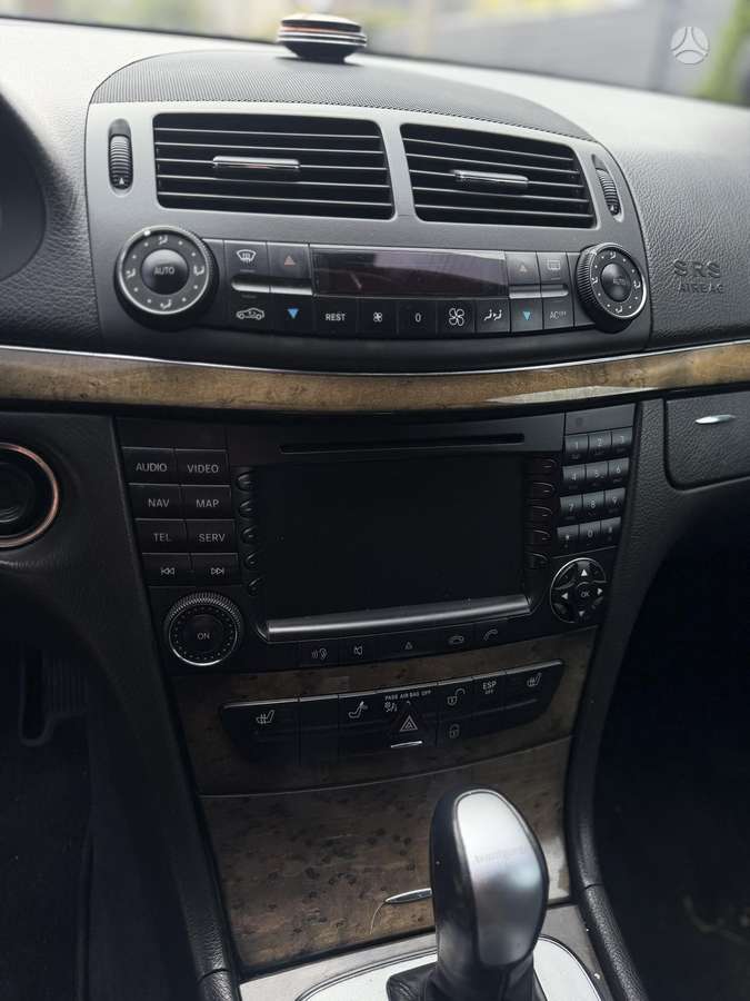 Mercedes-Benz E280, 3.2 l., Седан