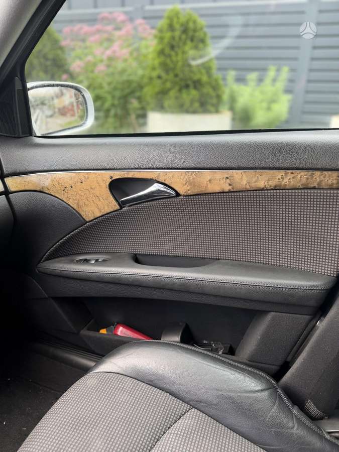 Mercedes-Benz E280, 3.2 l., Седан