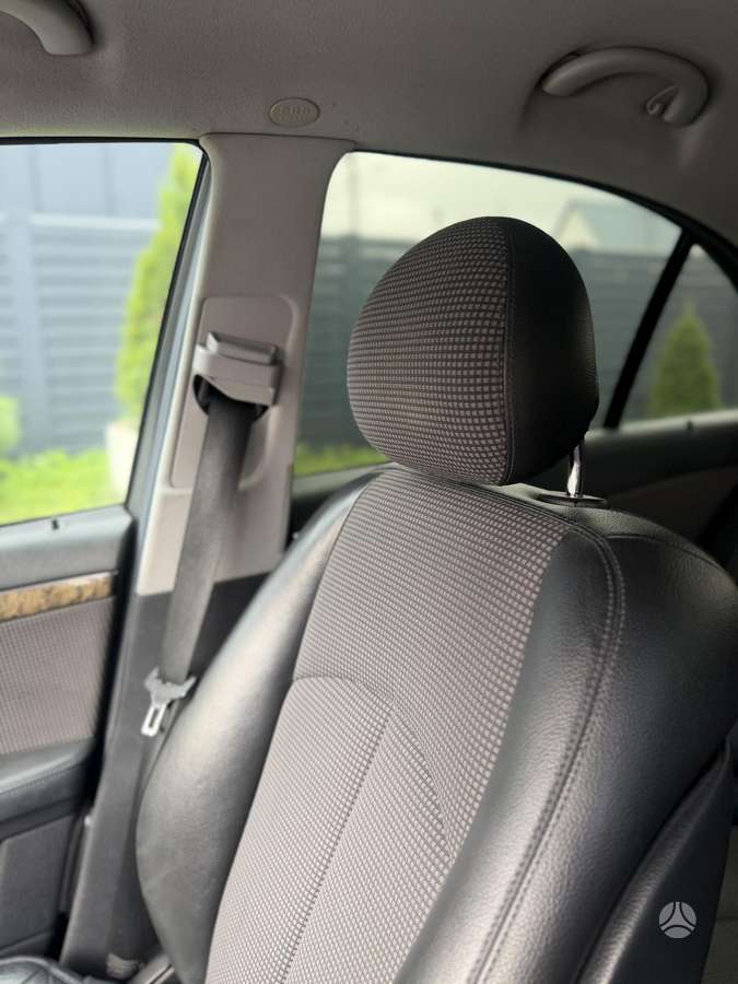 Mercedes-Benz E280, 3.2 l., Седан