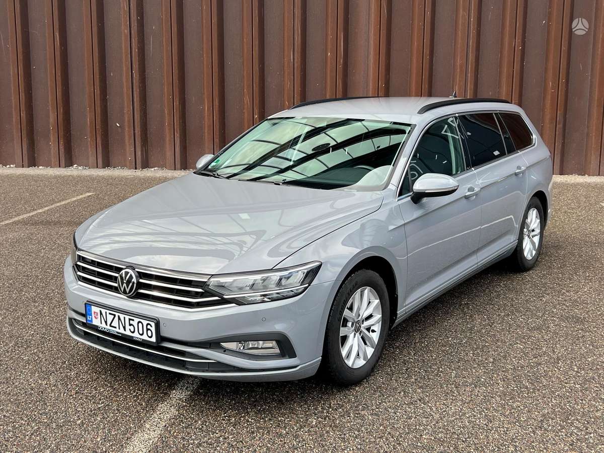 Volkswagen Passat - 1