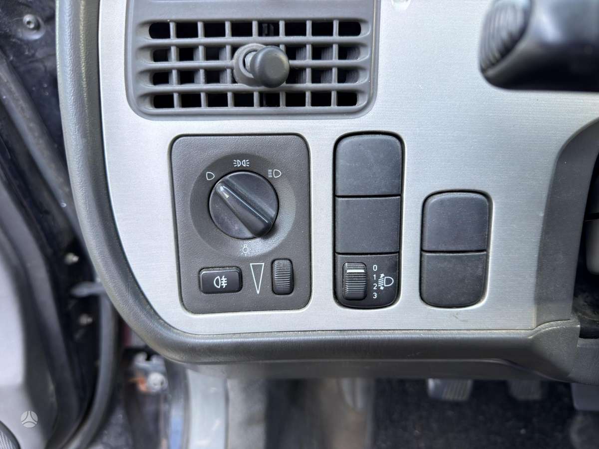 Saab 9-5, 2.2 l., saloon / sedan