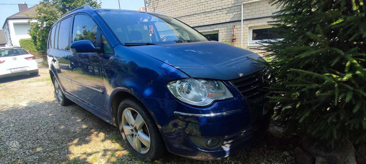 Volkswagen Touran - 6
