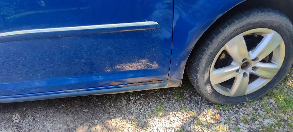 Volkswagen Touran - 11