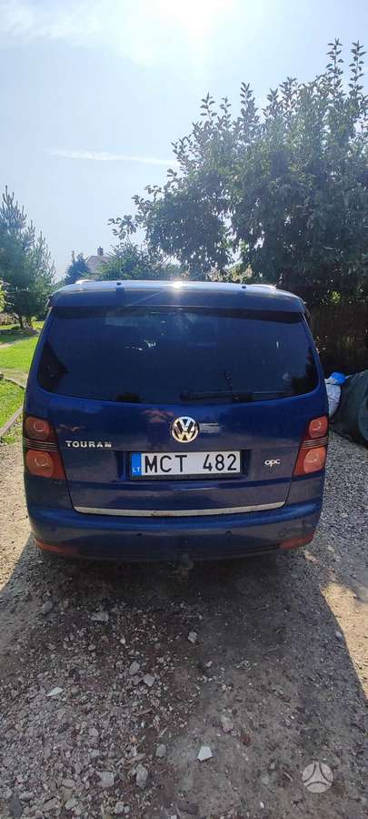 Volkswagen Touran - 12