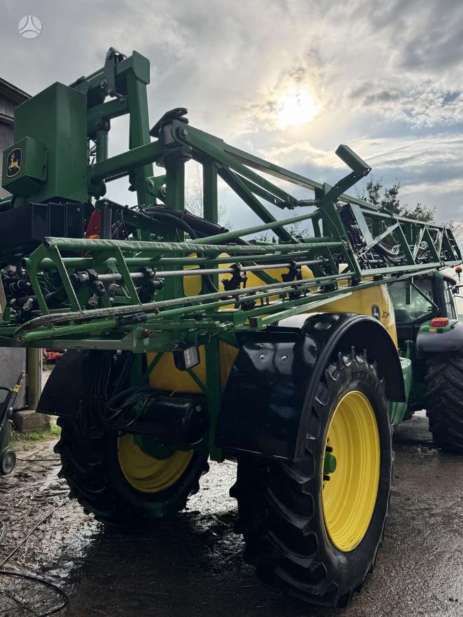 John Deere 740, purkštuvai