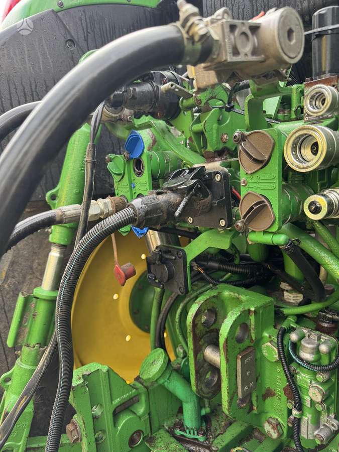 John Deere 740, разбрызгиватели