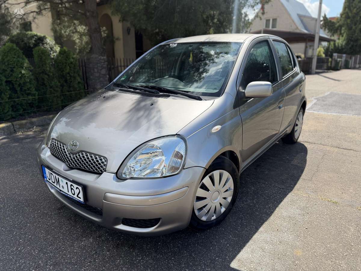 Toyota Yaris - 1