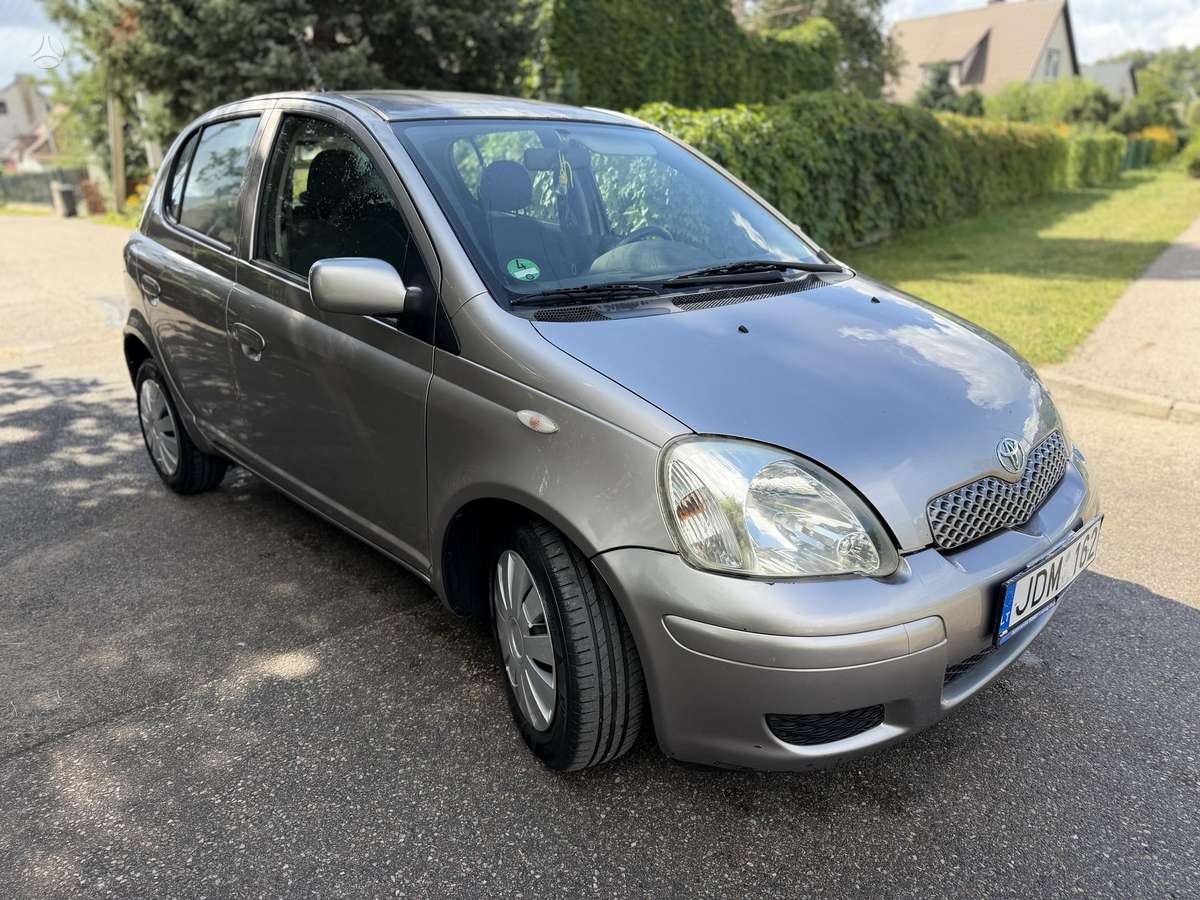 Toyota Yaris - 4