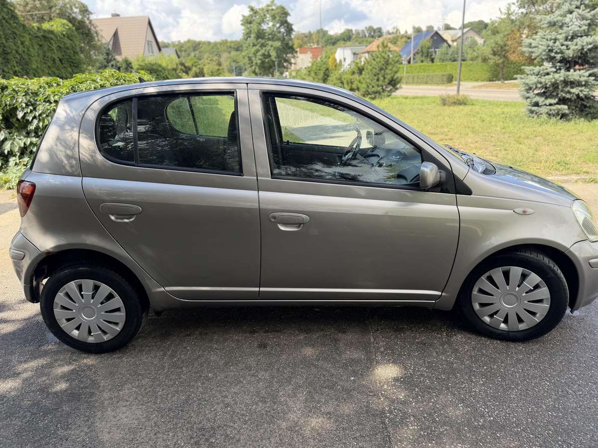 Toyota Yaris - 5