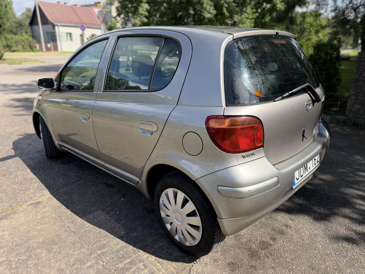 Toyota Yaris - 8