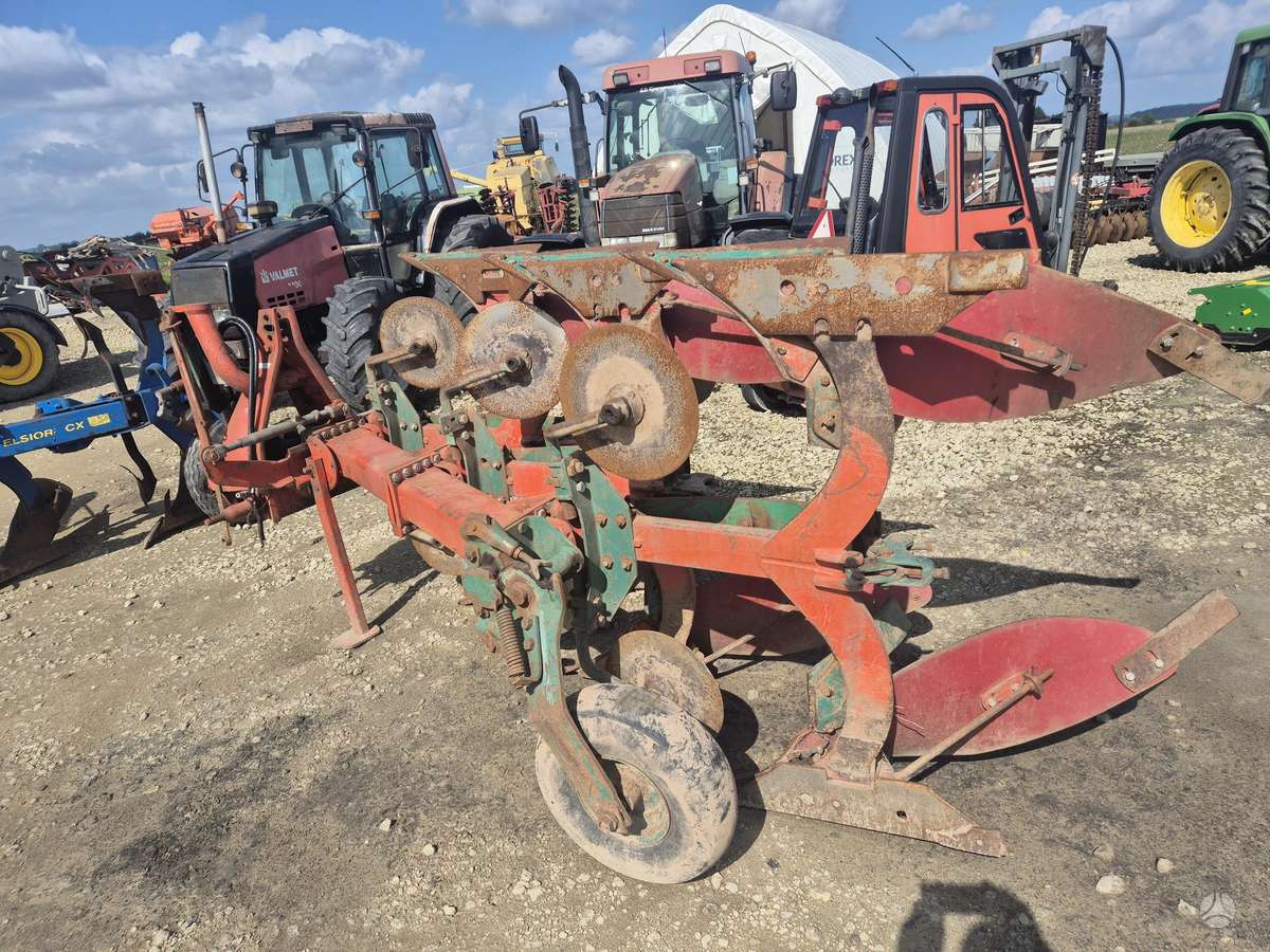 Kverneland 3X3 E-120, ploughs